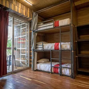 Hostel Reina Roja Hostal